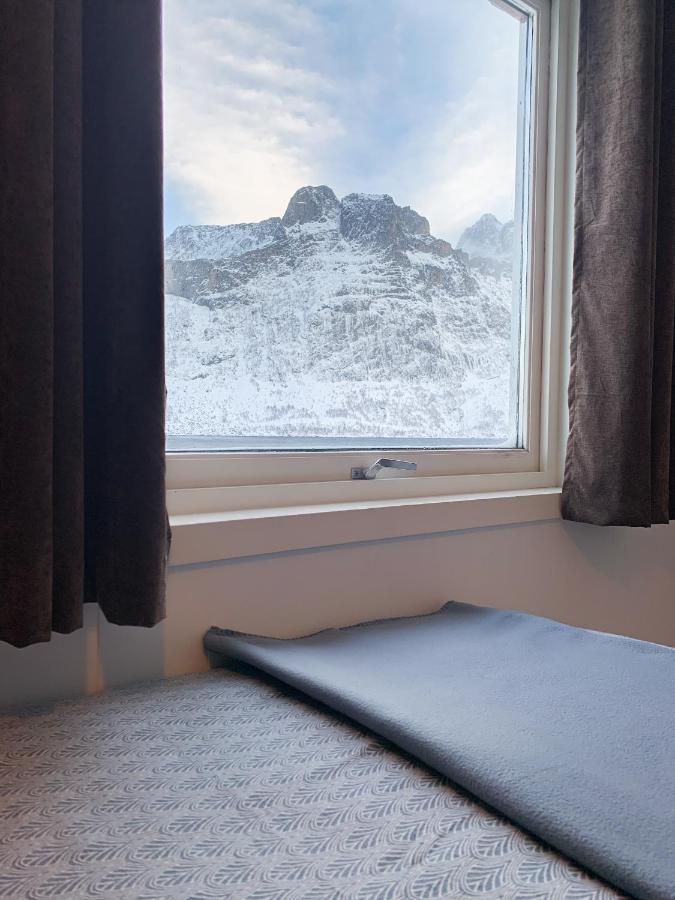 Segla Guesthouse - With View Of Fjord Fjordgard Exterior photo