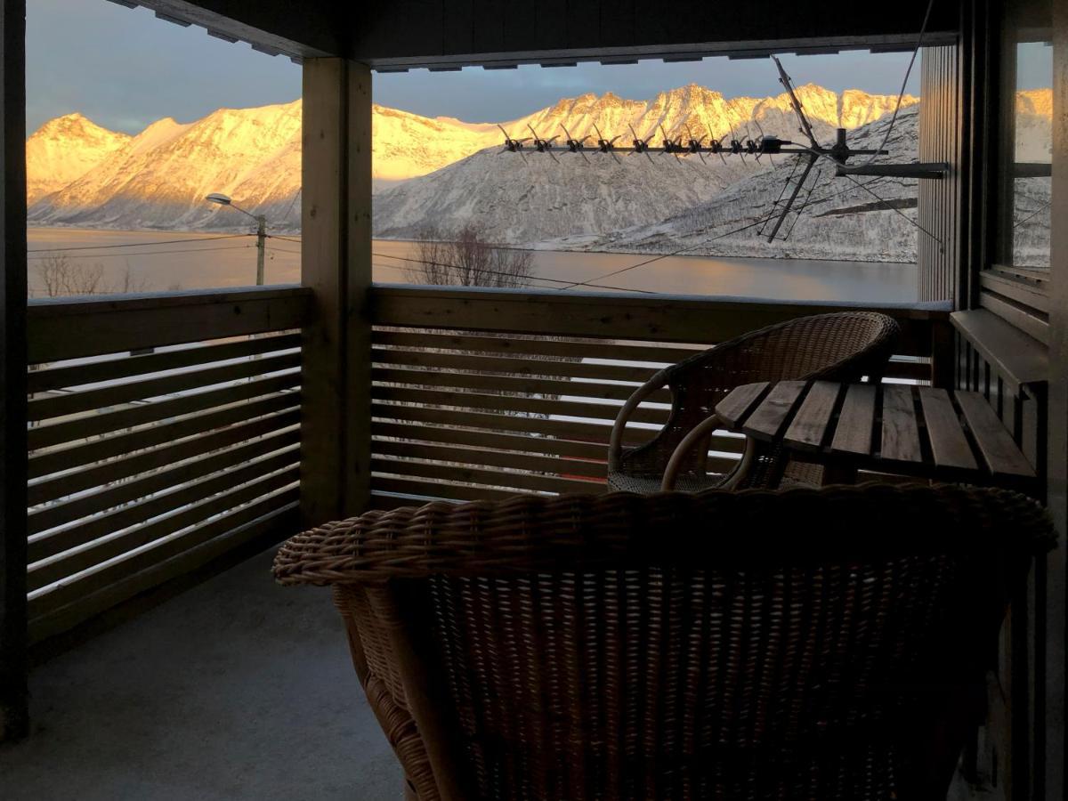 Segla Guesthouse - With View Of Fjord Fjordgard Exterior photo