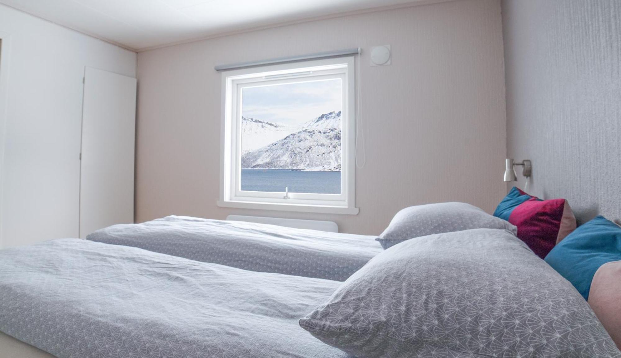 Segla Guesthouse - With View Of Fjord Fjordgard Room photo